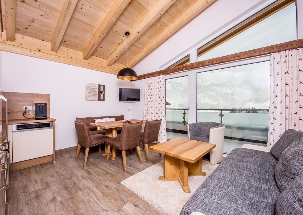 Stockis Mountaindestillerie - Appartements Леоганг Экстерьер фото
